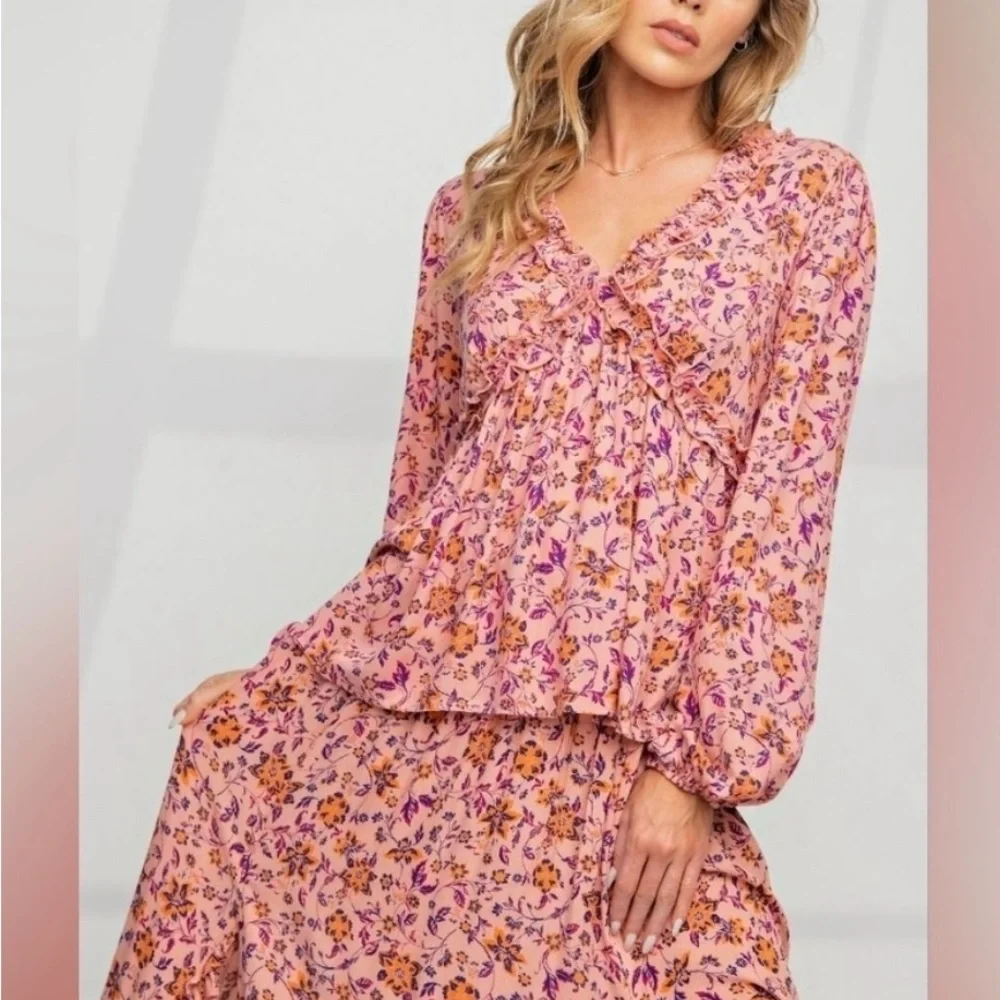 💕 Easel 💕Pink and Purple Floral Blouse - Picture 3 of 4